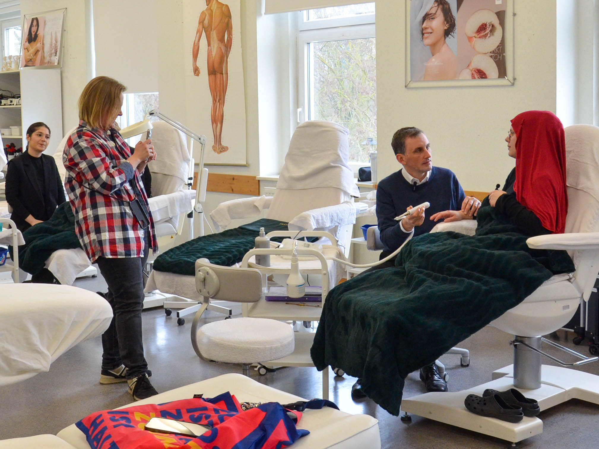 2026_03_16_Bildungsmonister_Riedel_Kosmetik (10)