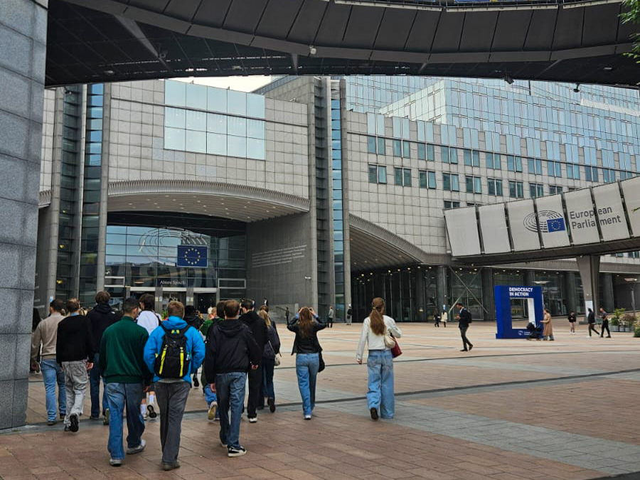 2026_Europaschule_Bildungsfahrt_Brüssel_Parlament1_Quelle_Torsten_Stade